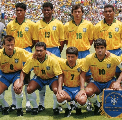 Jogadores da Seleção Brasileira de 1994 comemoram o título